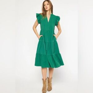 entro Kelly Green Tiered V-Neck Midi Dress